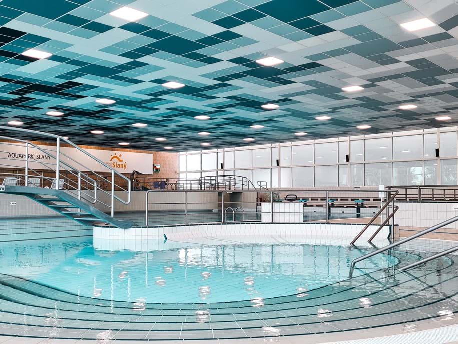 Suspended acoustic ceiling in swimming pool