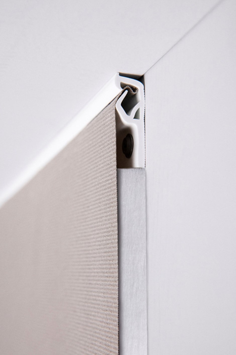 Clipso instalación en pared con perfil PCC.